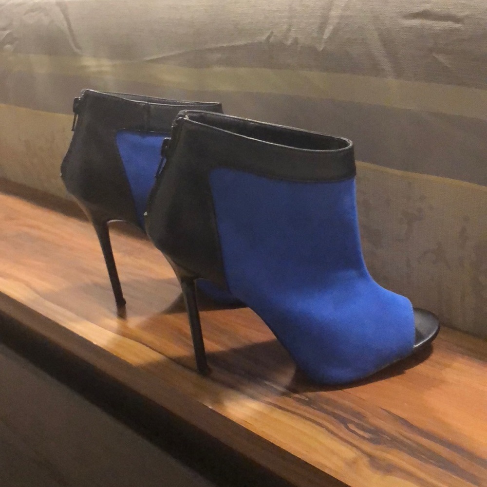 Blue black heels